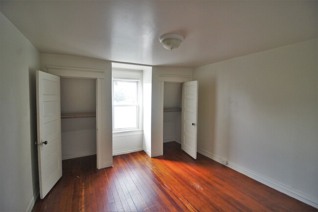 Building Photo - 2025/2026 JHU Off-Campus Awesome 6bd/3ba s...