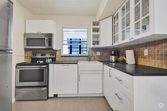 Building Photo - 2017 S Ocean Dr