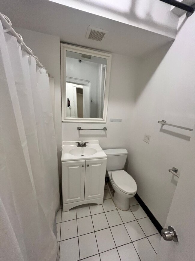 Building Photo - 9/1 No Fee! Updated Studio by Northeastern, Symphony