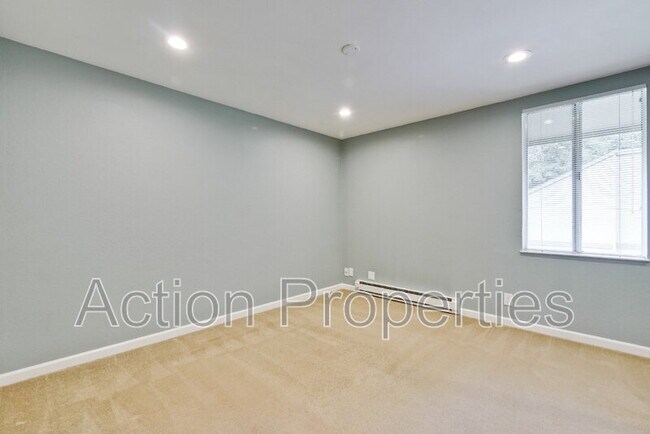 Building Photo - 505 Cypress Point Dr