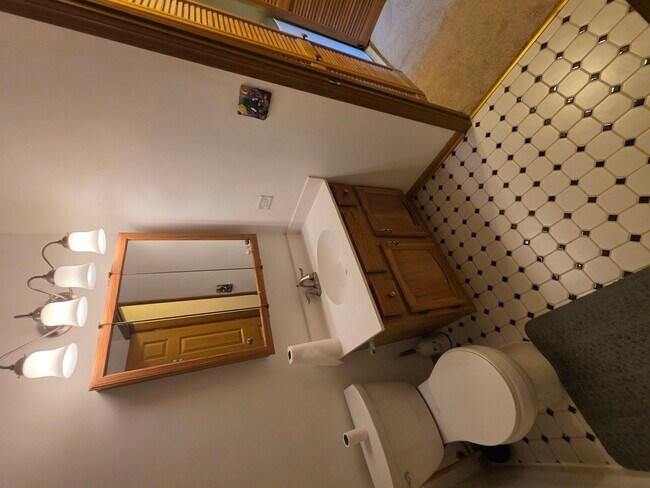 Building Photo - 4601 Olmstead Dr