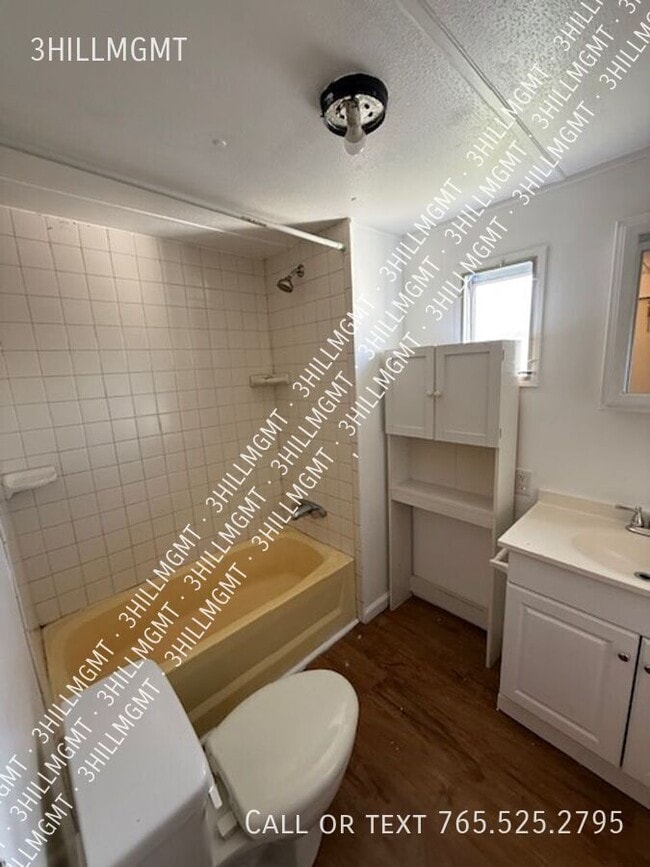 Building Photo - 41 Collins Dr