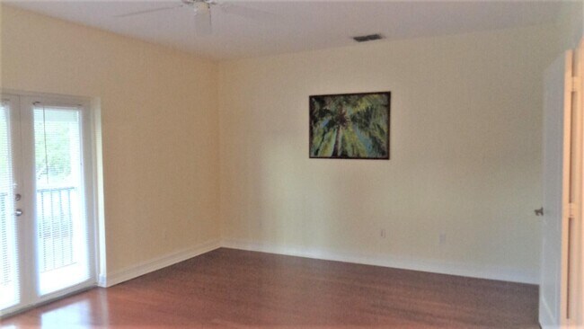 Building Photo - 1825 Bridgepointe Cir