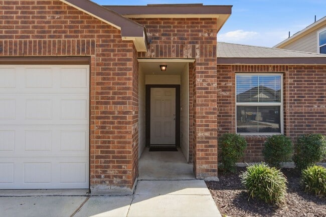 Building Photo - Spacious & Move-In Ready Rental in 78252 – Easy Access to Major Highways