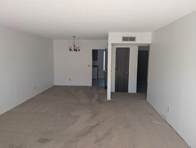 Building Photo - R317