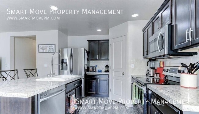 Building Photo - 5444 S Pepperridge Way