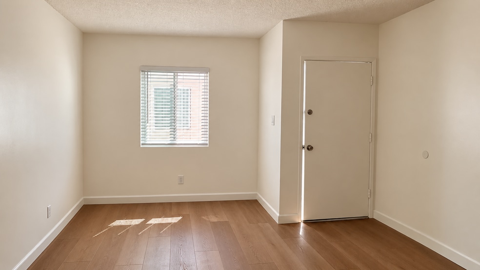 Entry & Living Area - 2867 W 235th St