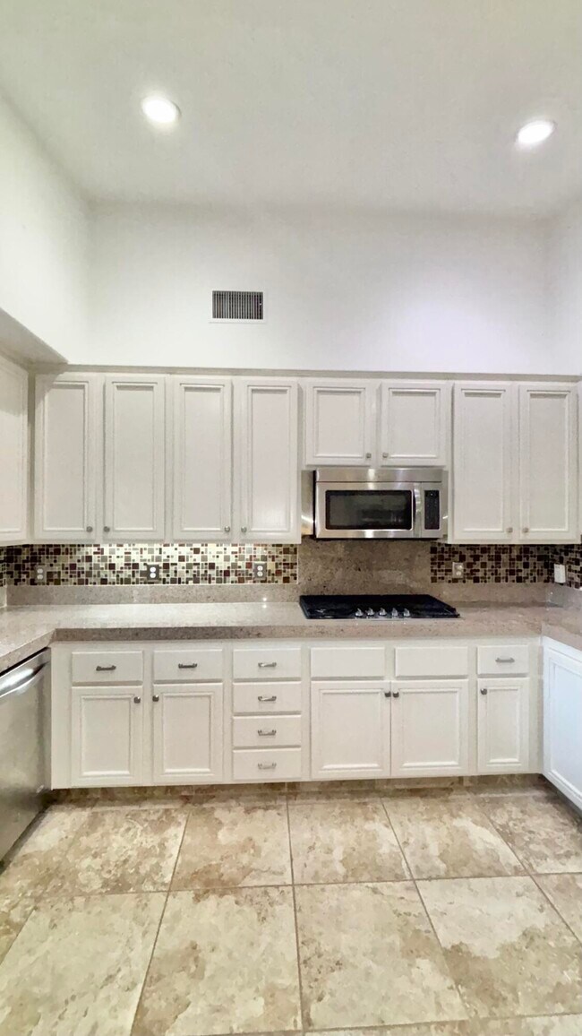 Building Photo - 80188 Golden Horseshoe Dr