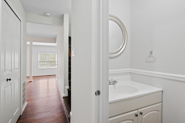 Building Photo - 9913 Longford Ct