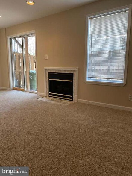 Building Photo - 106 Healy Ct