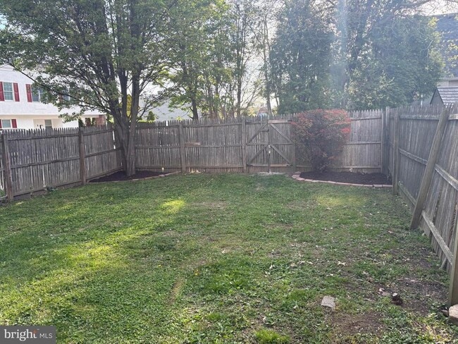 Building Photo - 213 Vernon St