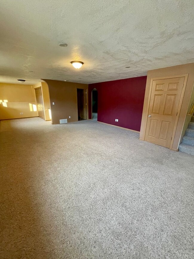 Building Photo - ~ RENT SPECIAL ~ HOLIDAY MERRINESS ~ Beautiful 3 Bedroom, 2 Bathroom Home for Rent