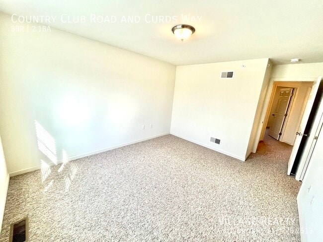 Building Photo - 721 Country Club Rd