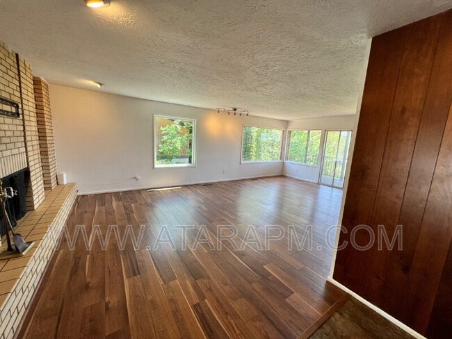 Building Photo - 270 2020 N