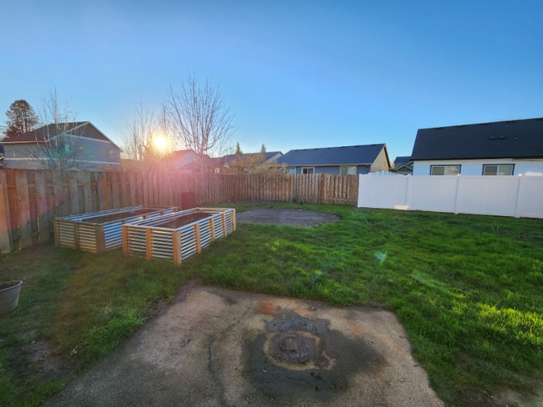 Building Photo - 1127 SE Rollins Ave