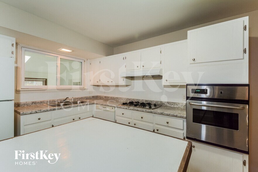 Building Photo - 1432 Glenmeade Dr