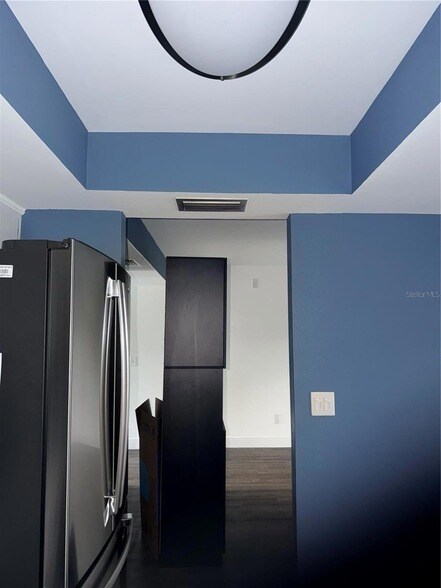 Building Photo - 5920 7th Ave W