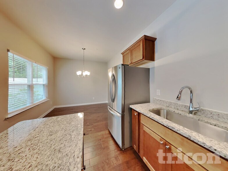 Building Photo - 131 Hickory Station Ln