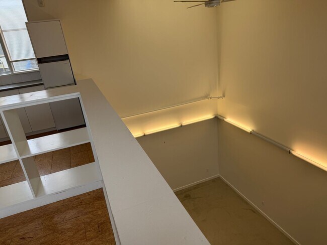 Building Photo - Bright Live-Work Studio with tall ceilings off Lowell Street in Oakland