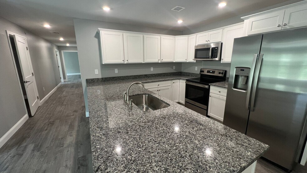 Interior Photo - Fownes Mill-Large Rooms-Heated Garage-Welc...