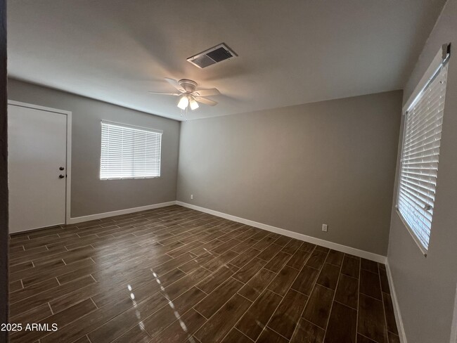 Building Photo - 6240 N 31st Ave