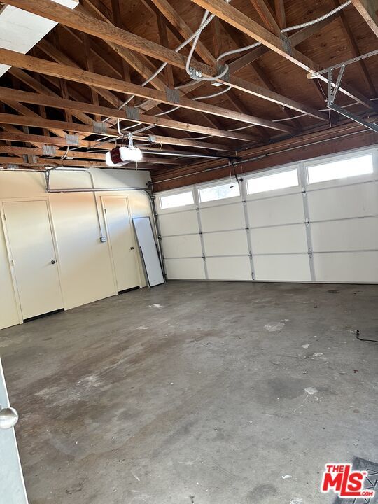 Building Photo - 10850 Remmet Ave