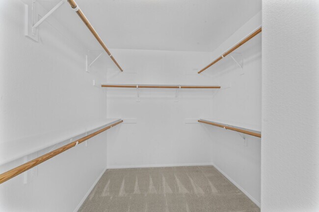 Building Photo - "Charming 3-Bedroom Haven with 2.5 Baths in Santa Clarita – Spacious 1694 Sq Ft Home Awaits!"