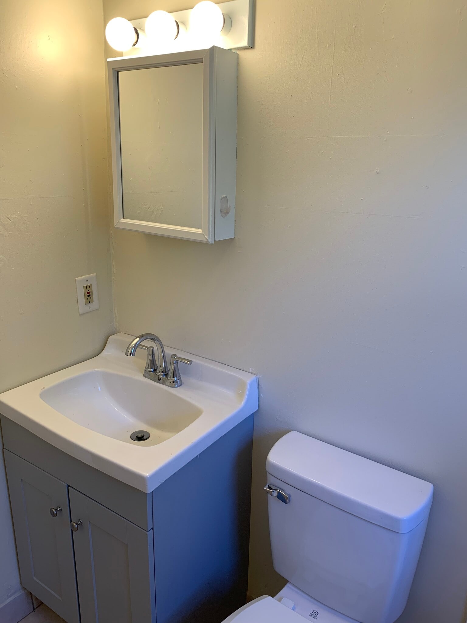 Bathroom - 73 Careswell St