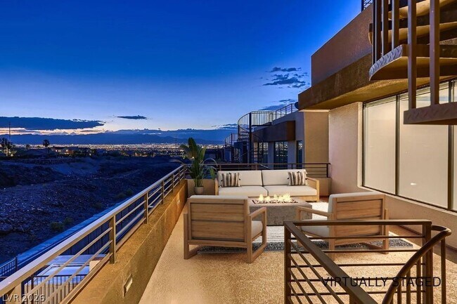 Building Photo - 917 Vegas View Dr