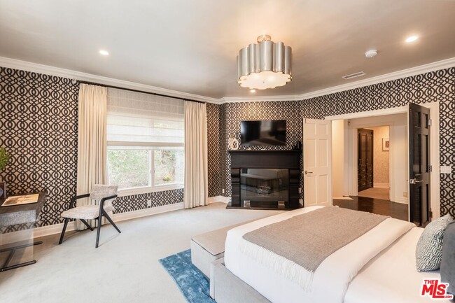 Building Photo - 1404 Dawnridge Dr