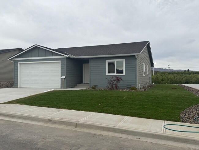 Building Photo - New Construction 3 bed, 2 bath!