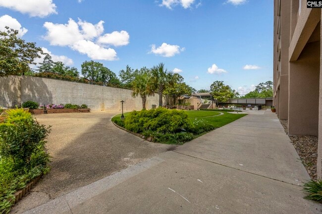 Building Photo - 1825 St Julian Pl