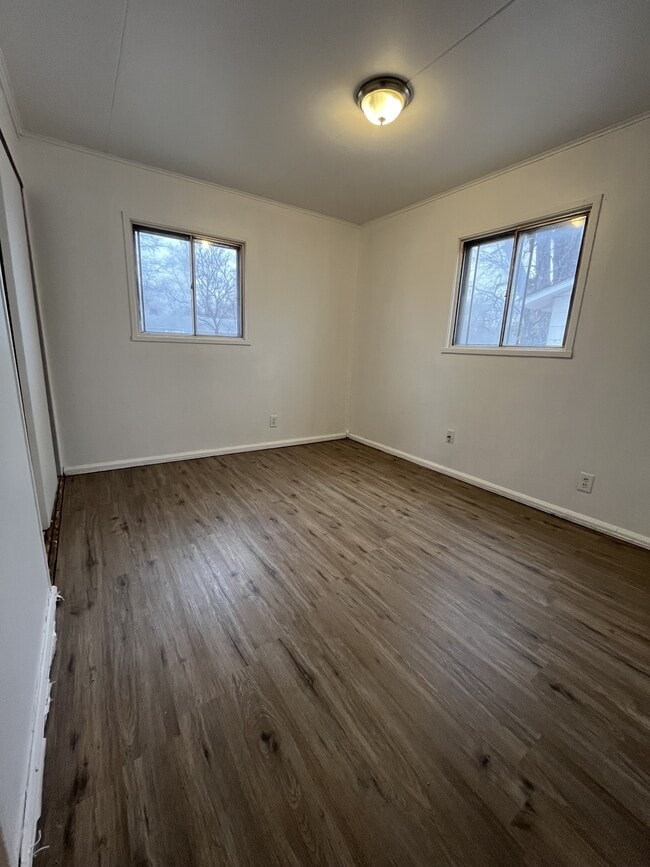 Building Photo - 111 St Thomas Ln