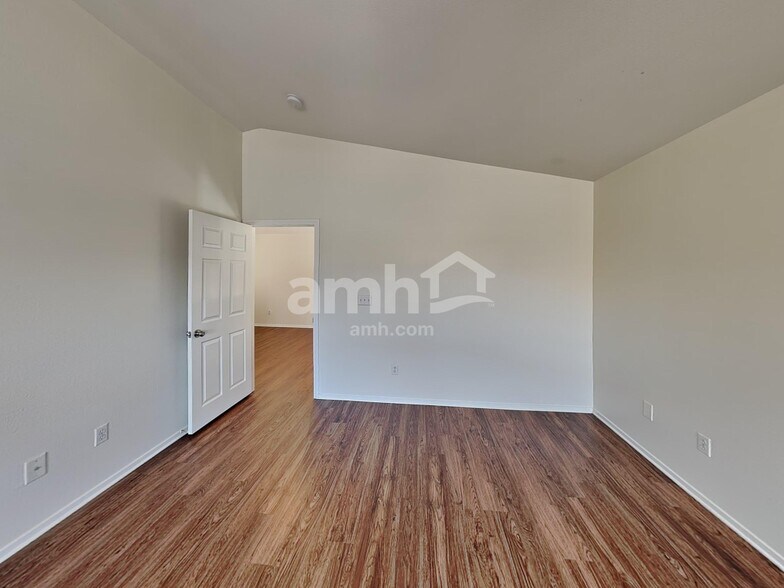 Building Photo - 9233 Lowery Point Ct