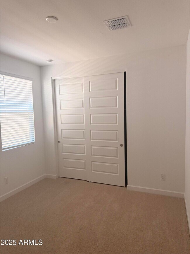 Building Photo - 7409 W Buckhorn Trail