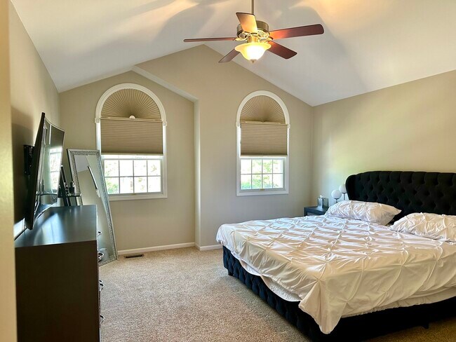 Building Photo - 8438 Chicory Ct