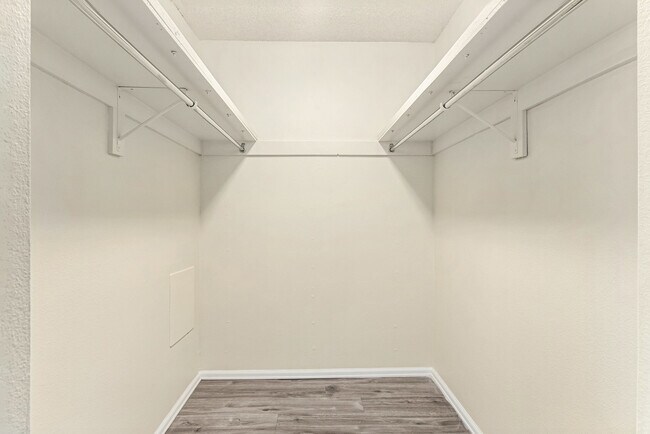 Building Photo - 2375 S Linden Ct