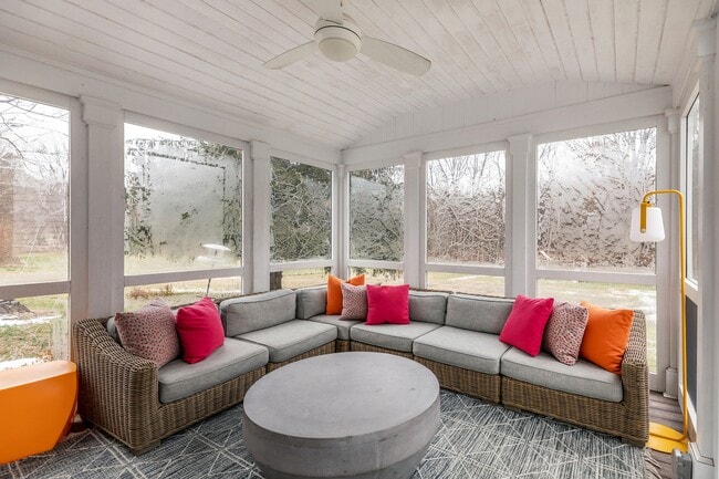 Building Photo - 12 S Kent Rd