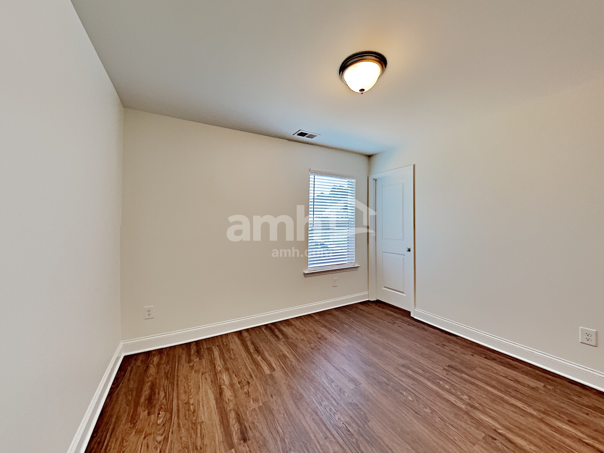 Building Photo - 5060 Canyon Creek Way