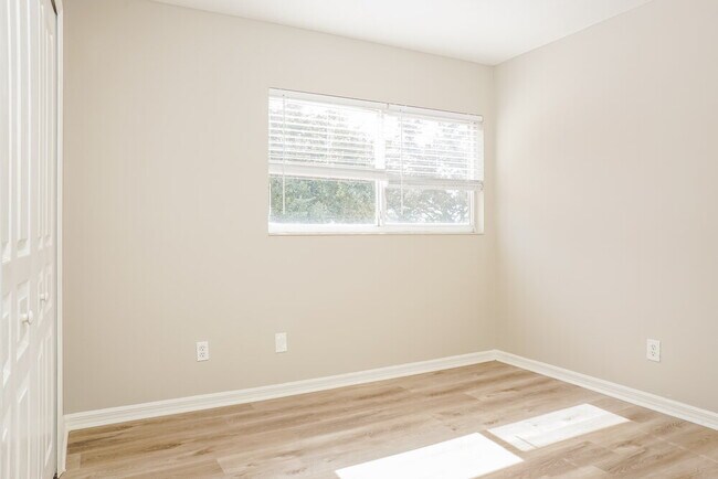 Building Photo - 192 Braemar Ave