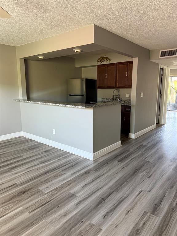 Building Photo - 9009 Tudor Dr