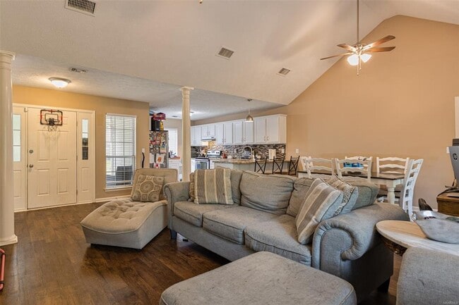 Building Photo - 105 Foxwood Ct