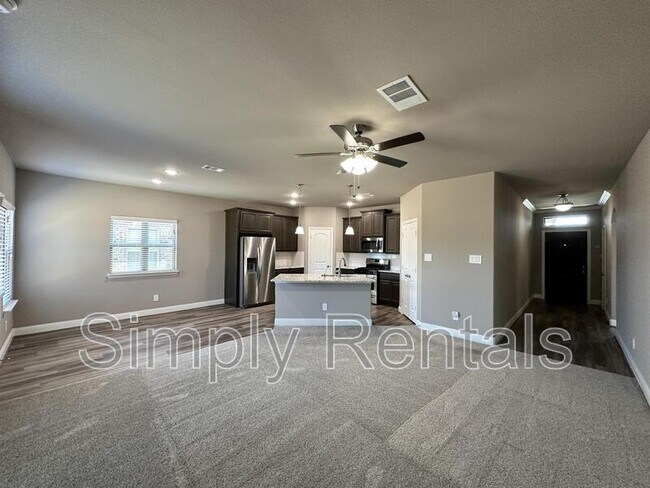 Building Photo - Ashwood Dr 7817
