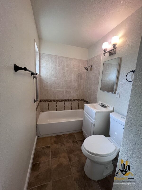 Building Photo - 480 Lindley Dr