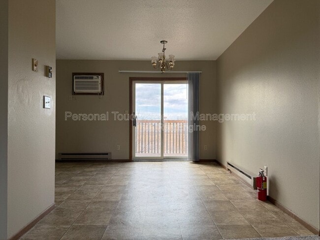 Building Photo - 1003 19th St SW