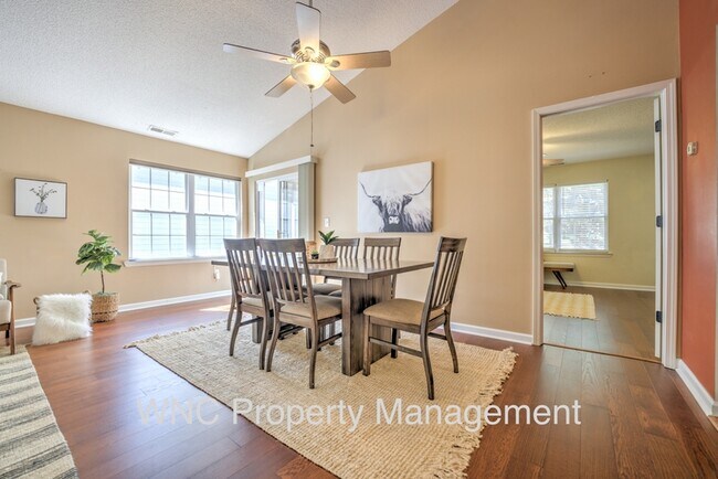 Building Photo - 302 Creeks End Cir