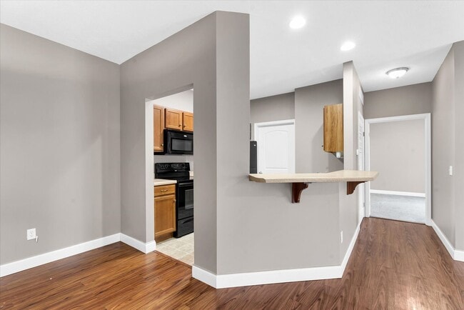 Building Photo - 2 bedroom, 2 bathroom condo!