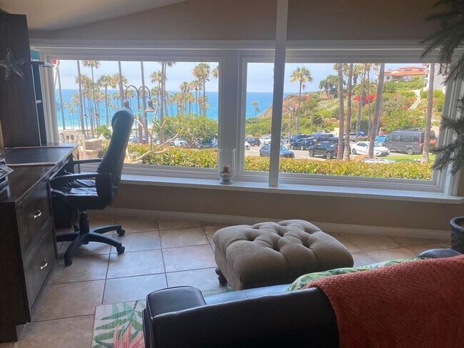 Building Photo - 501 Avenida Del Mar