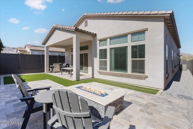 Building Photo - 21147 W Hillcrest Blvd