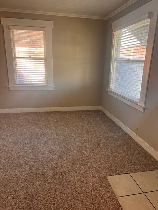 Building Photo - Santa Clara Charm ~ 3BR/1BA on Main Street